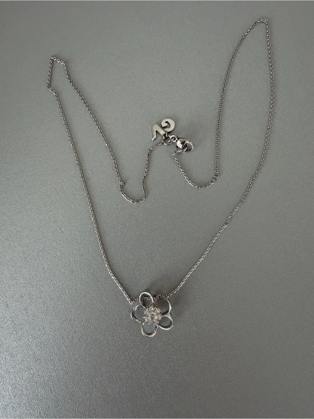 18K Giorgio Visconti ITALY White Gold Diamond Flower Necklace 7-Stone Cluster - Picture 5 of 8